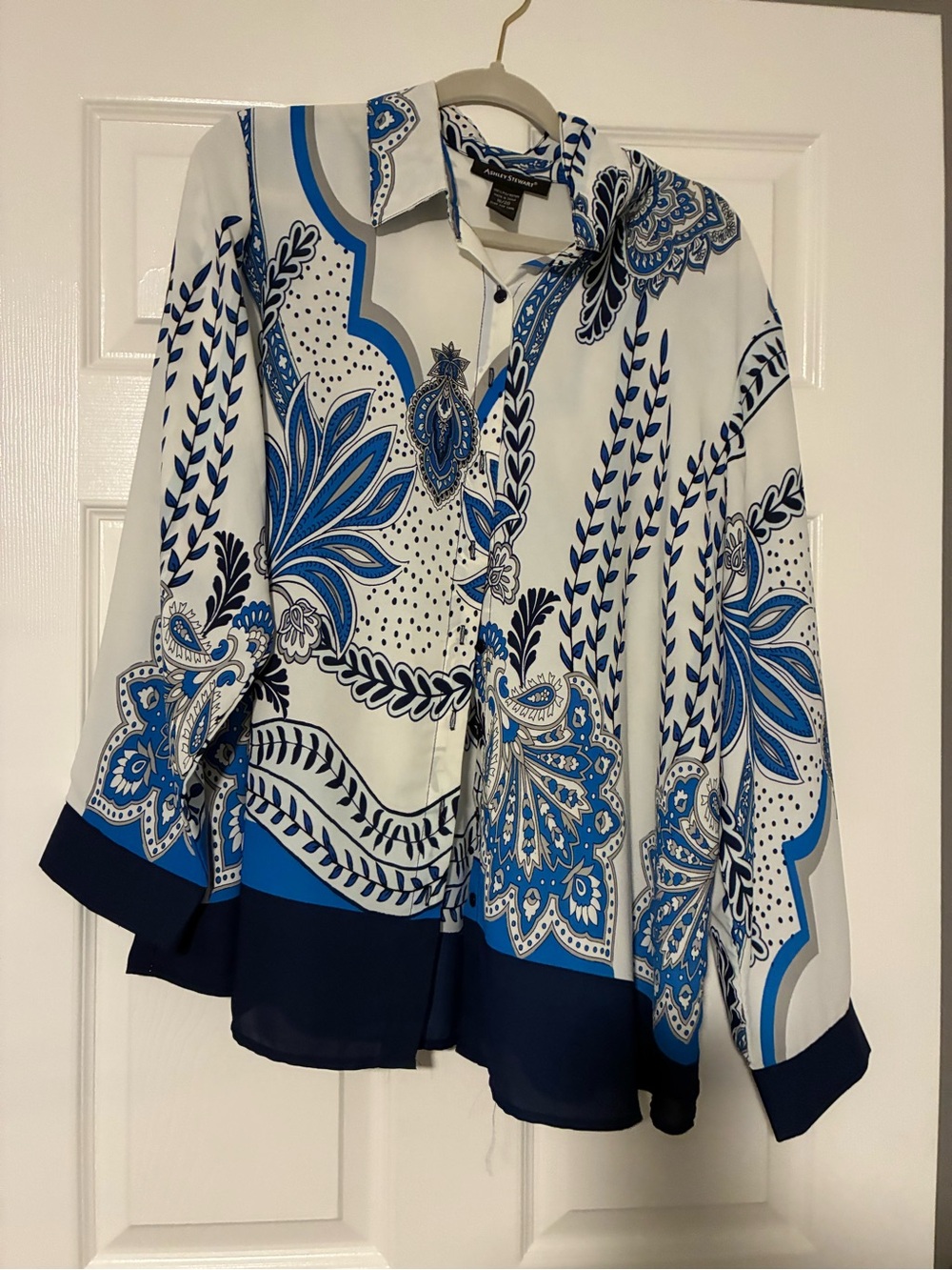 Chico's Blue and White Printed Button-Up Blouse